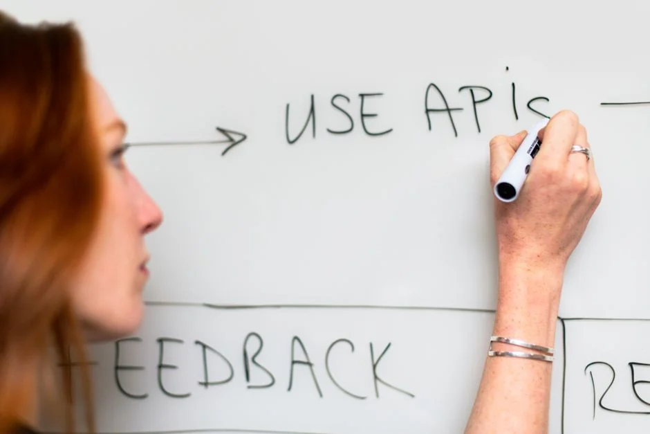 hero-img-02 This photo is taken by Lubos Volkov for UX Store while giving a tips on how to become better designer.
After your reach certain skill level is it harder and harder to get any better … In order to progress you need to constantly push yourself to the limits and learn new things … Photo: https://www.instagram.com/lubosvolkov/ For: https://uxstore.com